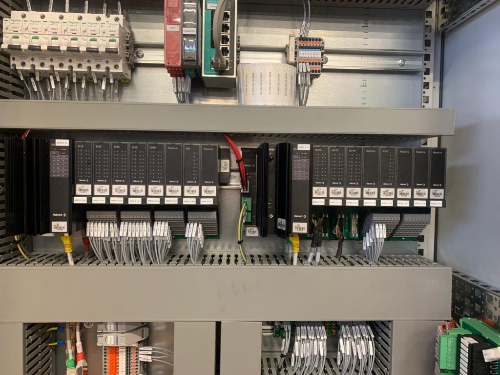 Armoire électrique : entrées sorties